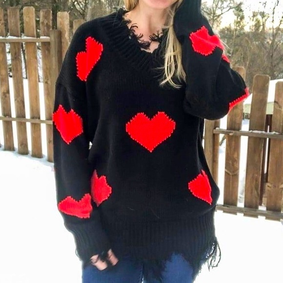 Heart Sweater - Picture 1 of 3